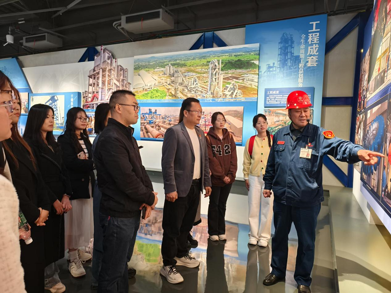 122cc太阳成集团教工第三党支部开展“党建引领深化智能制造，校企合作共谋创新发展”主题党日活动